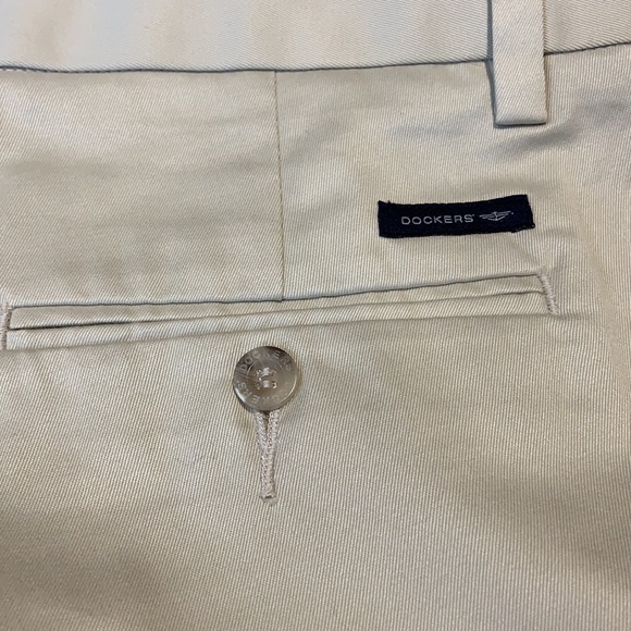 Dockers Classic Fit Signature khakis - Picture 11 of 11